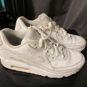 Used air max 90 all white